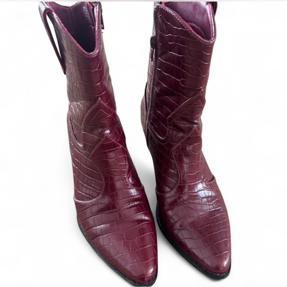 Coconuts by matisse Burgundy croc print booties